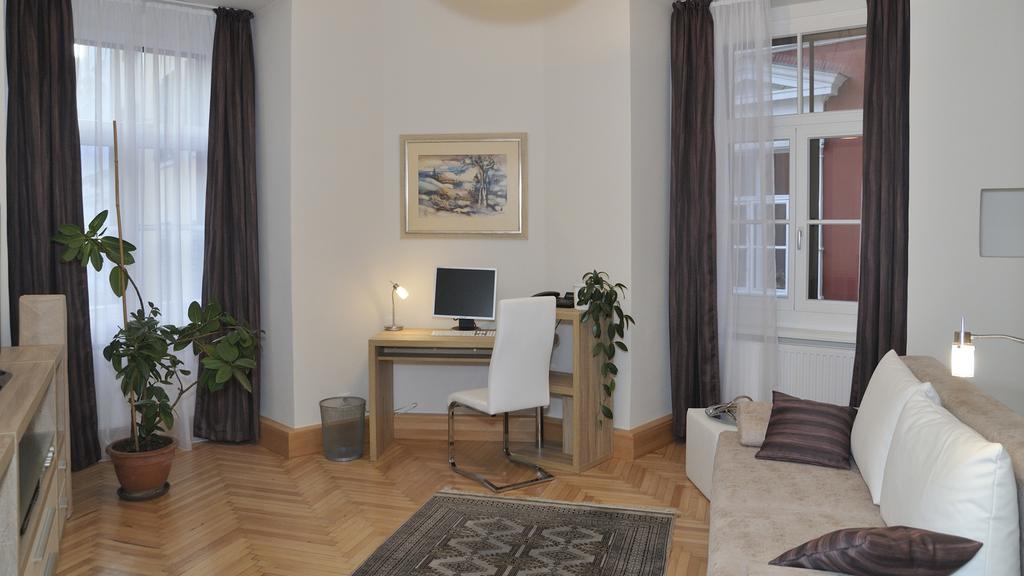 City De Lights Graz Chambre photo